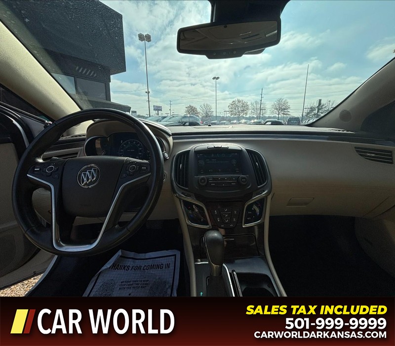 Buick LaCrosse Vehicle Full-screen Gallery Image 16