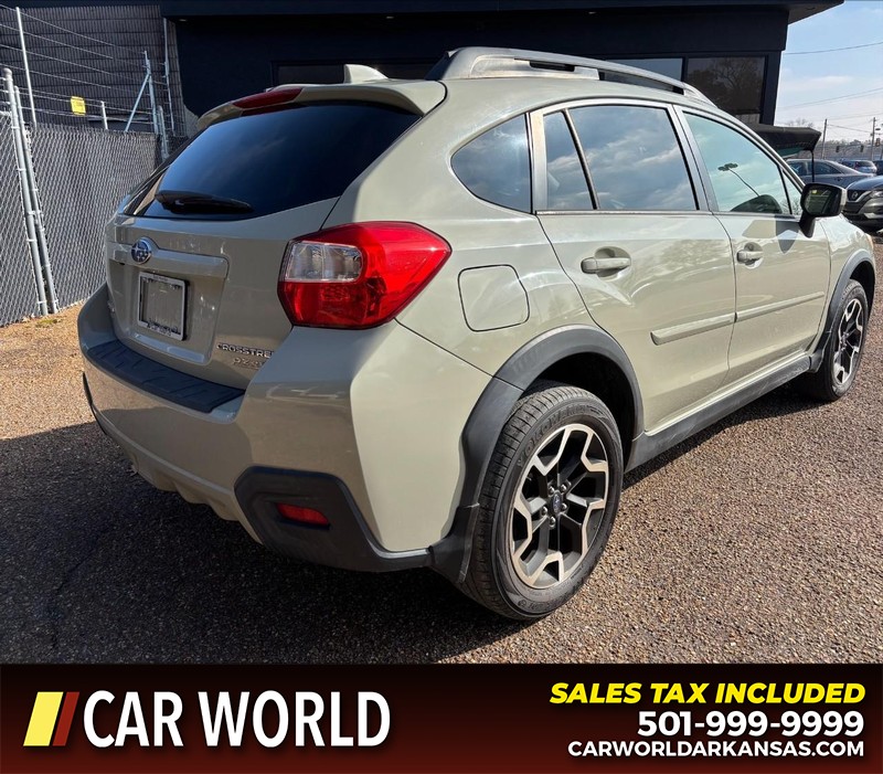 Subaru Crosstrek Vehicle Full-screen Gallery Image 3