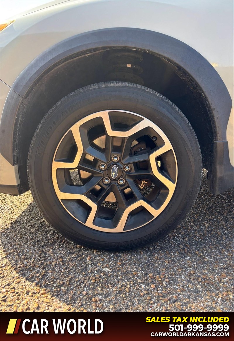 Subaru Crosstrek Vehicle Full-screen Gallery Image 11