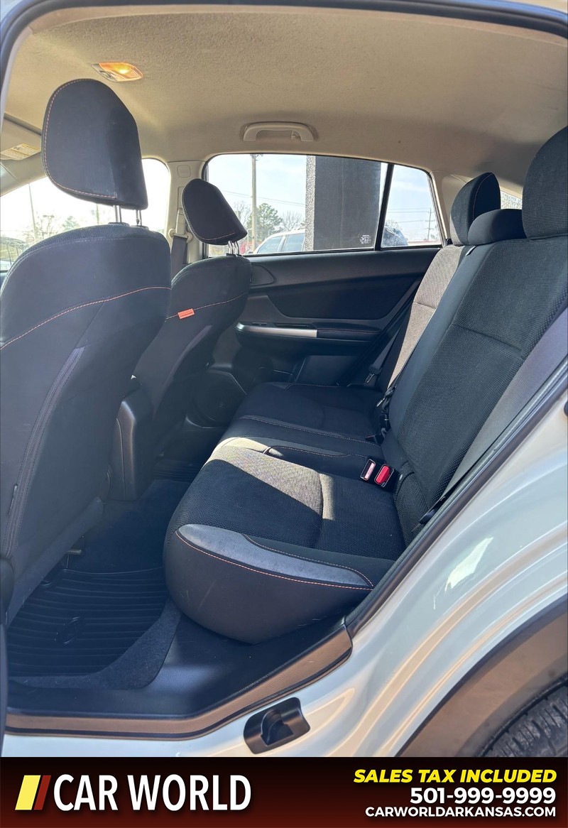 Subaru Crosstrek Vehicle Full-screen Gallery Image 15