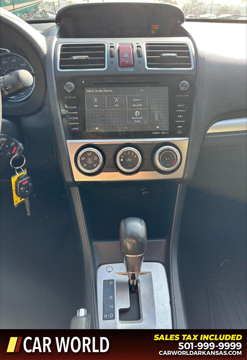 Subaru Crosstrek Vehicle Full-screen Gallery Image 17