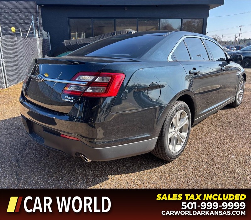 Ford Taurus Vehicle Full-screen Gallery Image 3