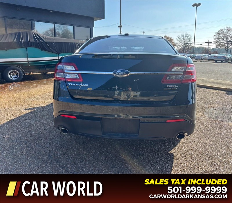 Ford Taurus Vehicle Full-screen Gallery Image 4