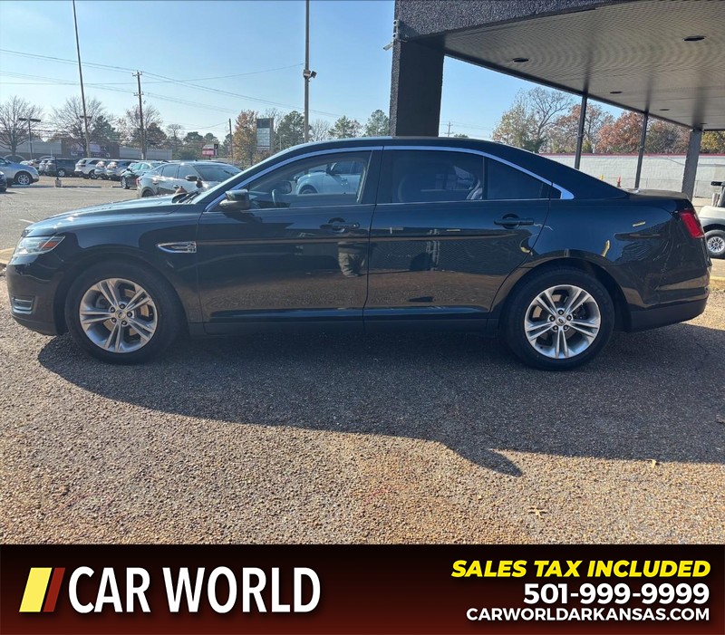 Ford Taurus Vehicle Full-screen Gallery Image 8