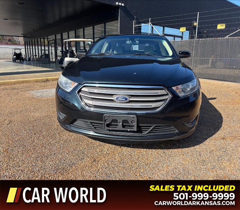 Ford Taurus Vehicle Full-screen Gallery Image 10