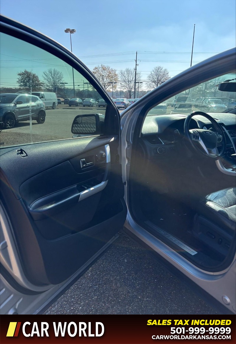 Ford Edge Vehicle Full-screen Gallery Image 11