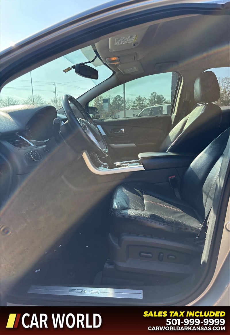 Ford Edge Vehicle Full-screen Gallery Image 12