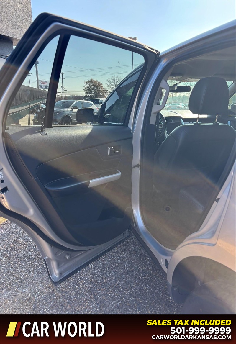 Ford Edge Vehicle Full-screen Gallery Image 13