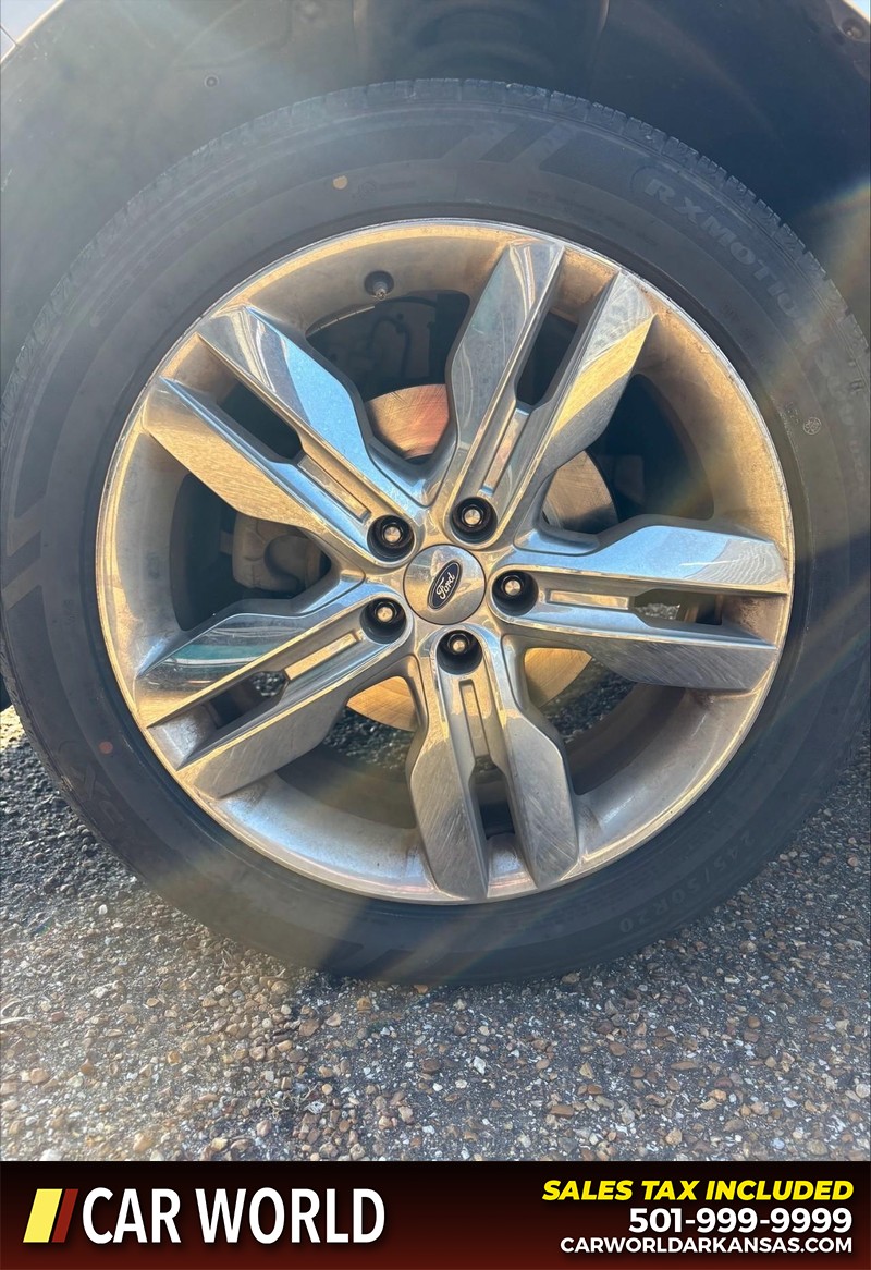 Ford Edge Vehicle Full-screen Gallery Image 15