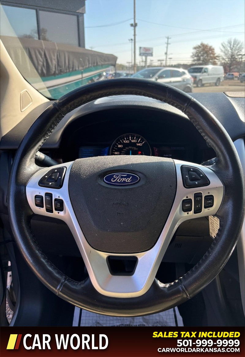 Ford Edge Vehicle Full-screen Gallery Image 18
