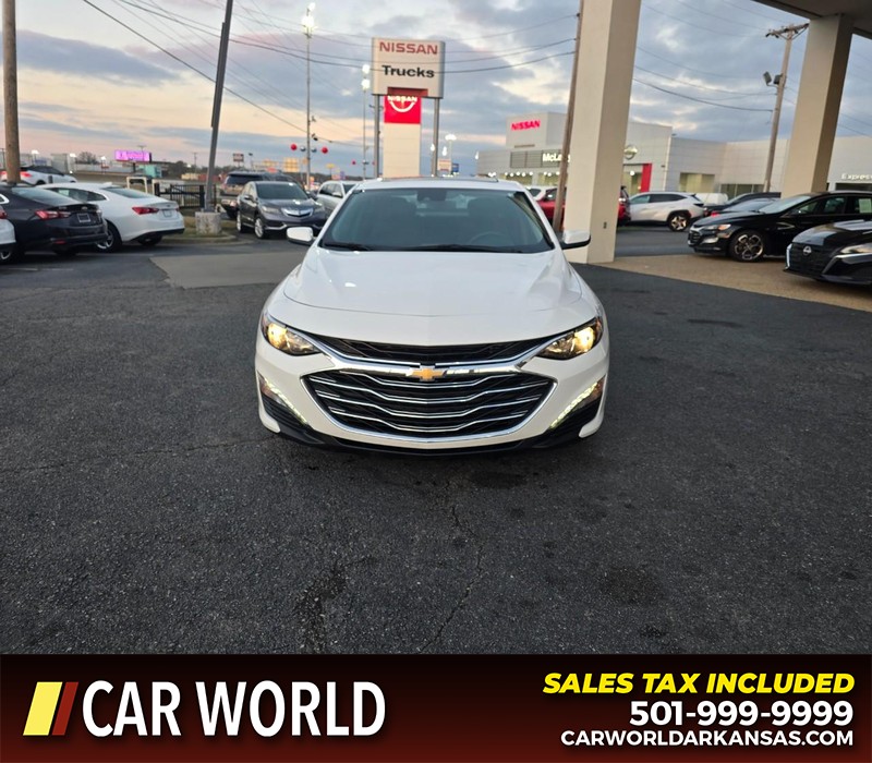 Chevrolet Malibu Vehicle Full-screen Gallery Image 2