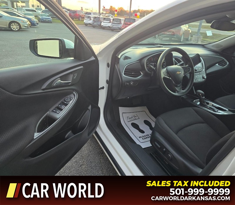 Chevrolet Malibu Vehicle Full-screen Gallery Image 7