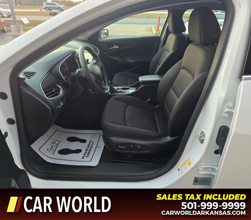 Chevrolet Malibu Vehicle Full-screen Gallery Image 8