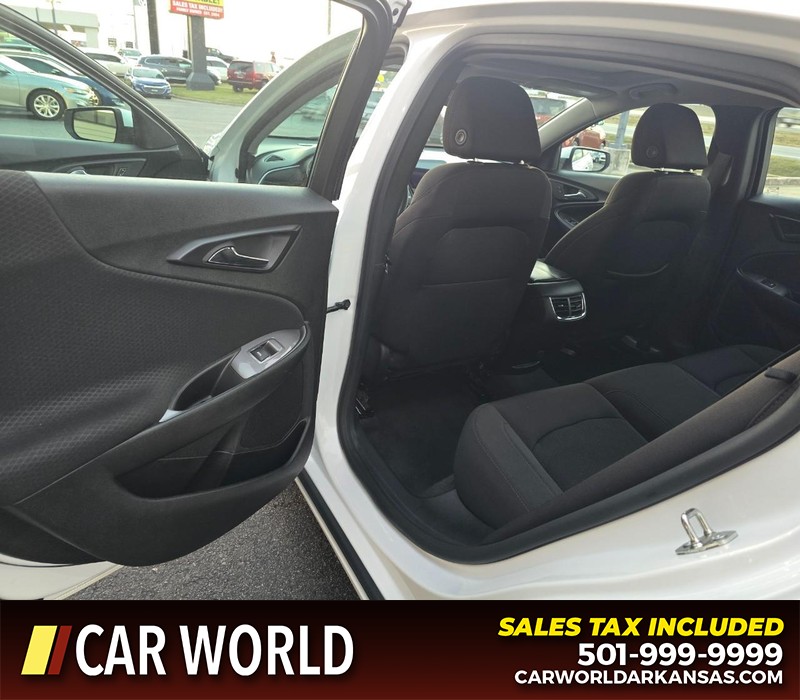 Chevrolet Malibu Vehicle Full-screen Gallery Image 9