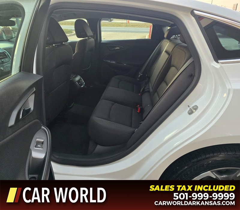 Chevrolet Malibu Vehicle Full-screen Gallery Image 10