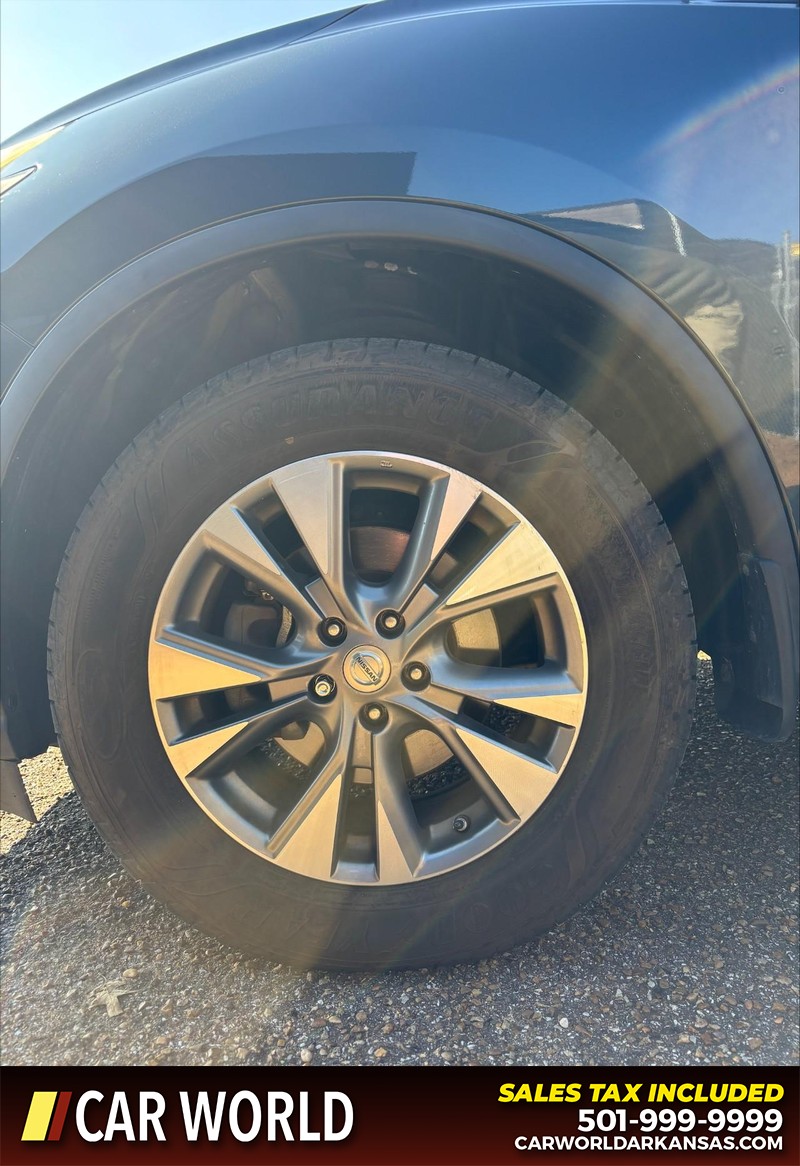 Nissan Murano Vehicle Full-screen Gallery Image 11