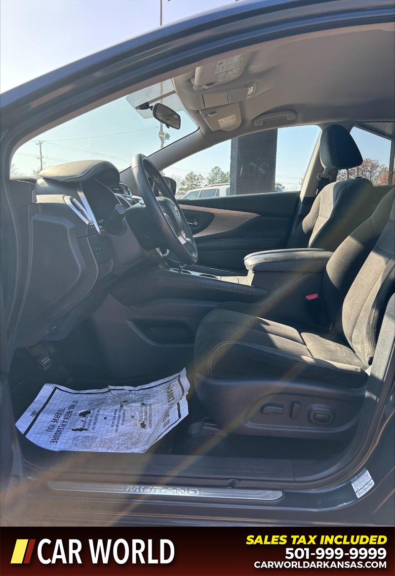 Nissan Murano Vehicle Full-screen Gallery Image 13