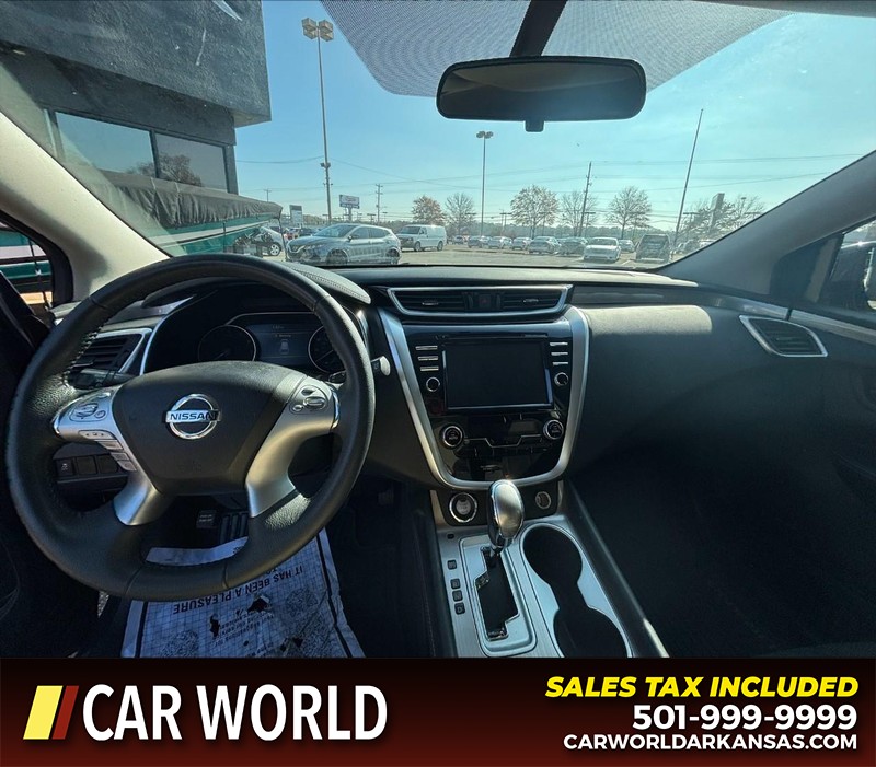 Nissan Murano Vehicle Full-screen Gallery Image 16