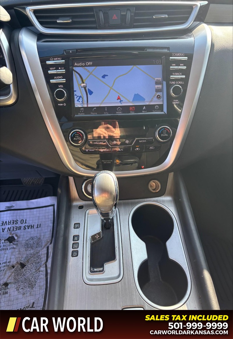 Nissan Murano Vehicle Full-screen Gallery Image 17