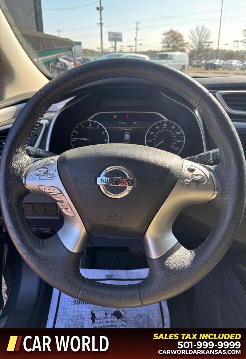 Nissan Murano Vehicle Full-screen Gallery Image 19