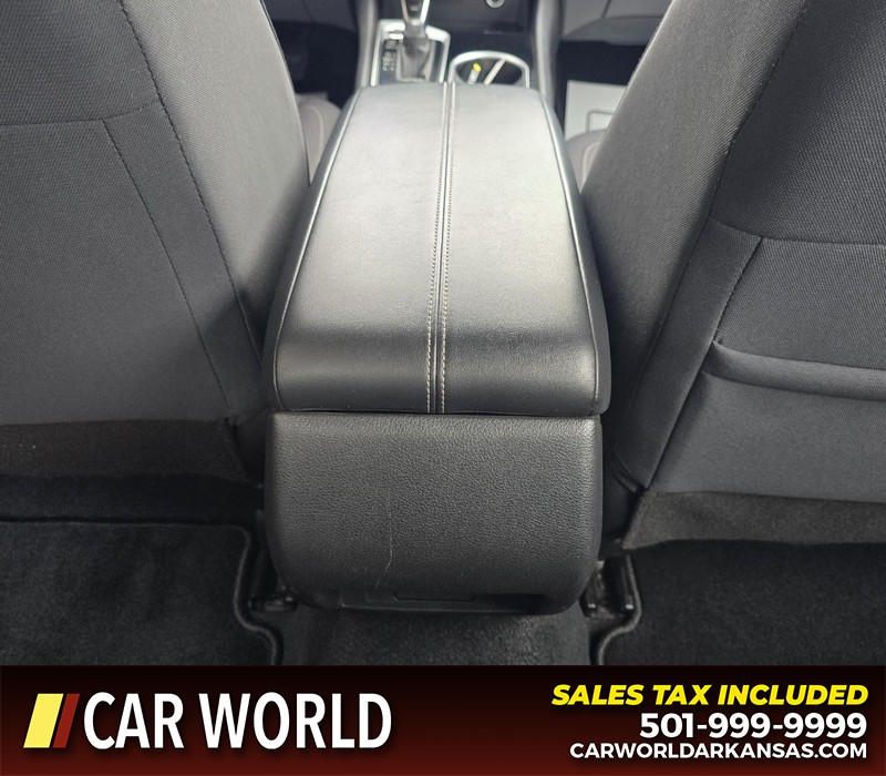 Nissan Altima Vehicle Full-screen Gallery Image 19