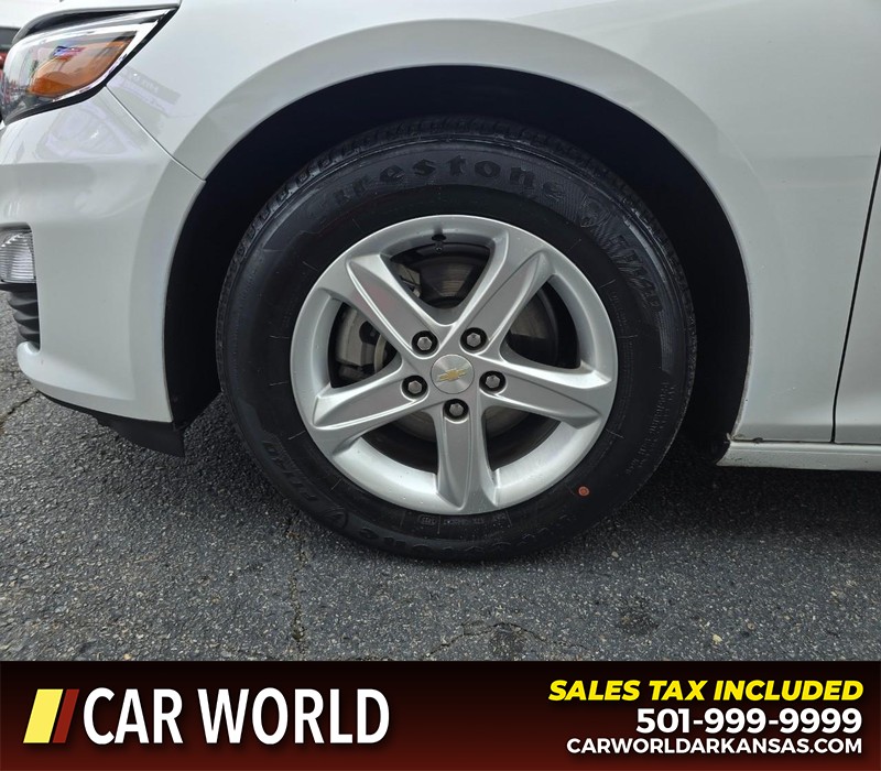 Chevrolet Malibu Vehicle Full-screen Gallery Image 6