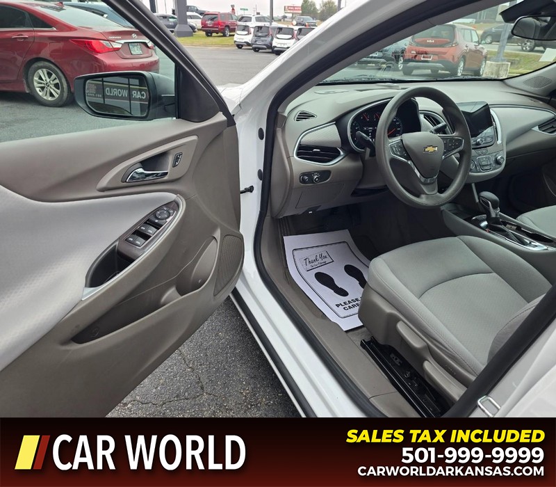 Chevrolet Malibu Vehicle Full-screen Gallery Image 7