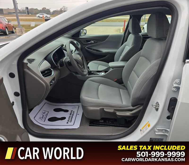 Chevrolet Malibu Vehicle Full-screen Gallery Image 8