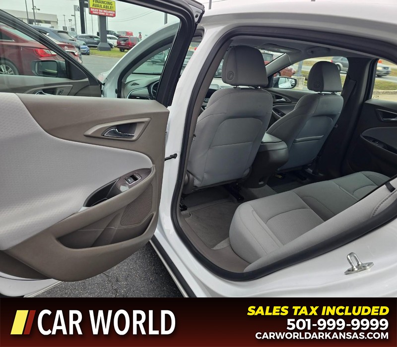 Chevrolet Malibu Vehicle Full-screen Gallery Image 9