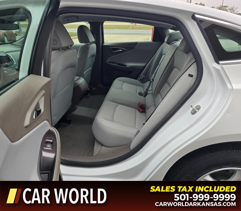 Chevrolet Malibu Vehicle Full-screen Gallery Image 10