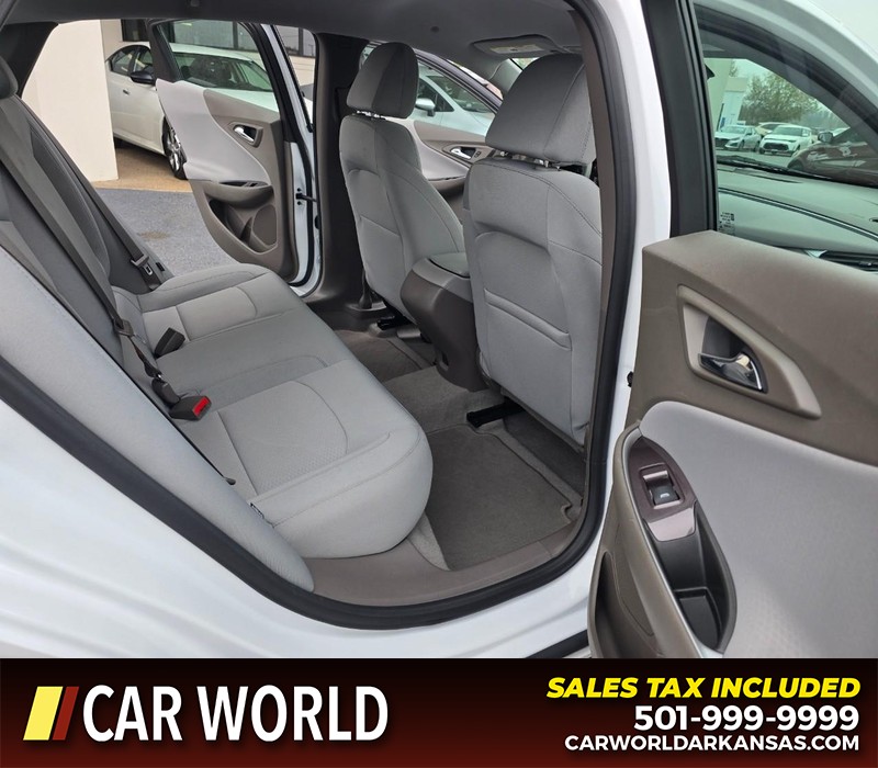 Chevrolet Malibu Vehicle Full-screen Gallery Image 12