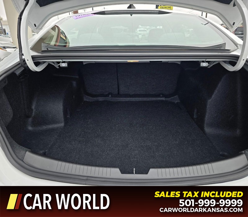 Chevrolet Malibu Vehicle Full-screen Gallery Image 13