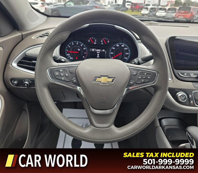 Chevrolet Malibu Vehicle Full-screen Gallery Image 15