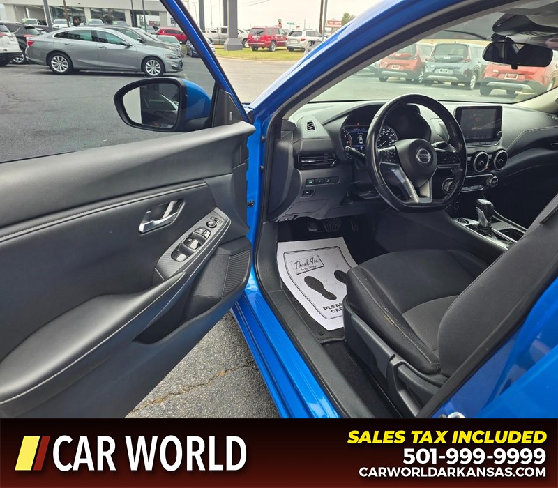 Nissan Sentra Vehicle Full-screen Gallery Image 7