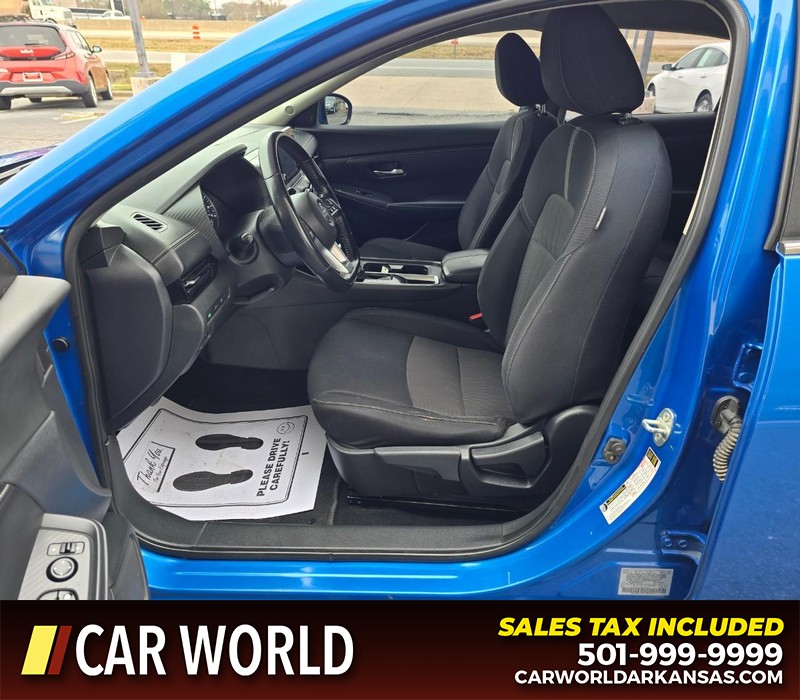 Nissan Sentra Vehicle Full-screen Gallery Image 8