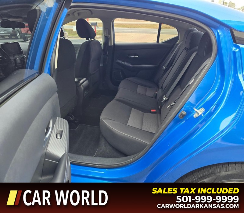 Nissan Sentra Vehicle Full-screen Gallery Image 10