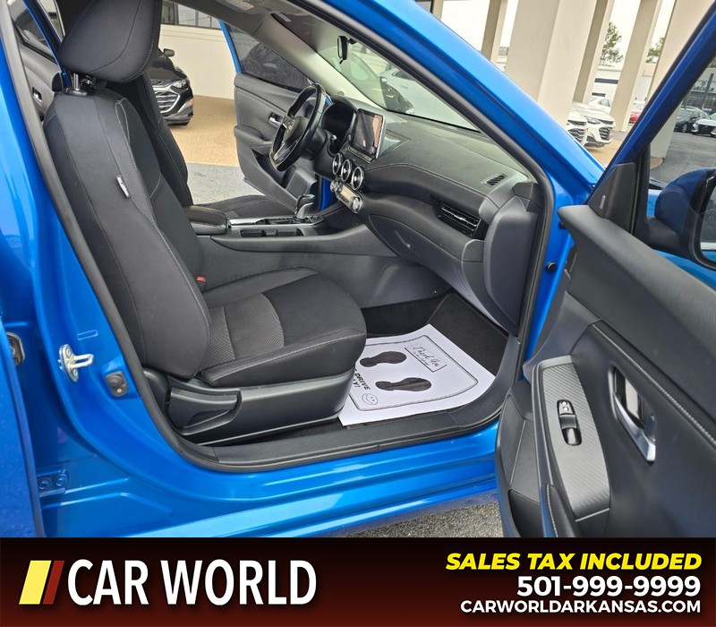 Nissan Sentra Vehicle Full-screen Gallery Image 11