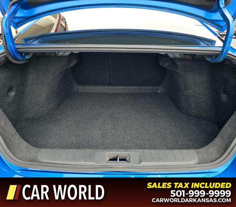 Nissan Sentra Vehicle Full-screen Gallery Image 13