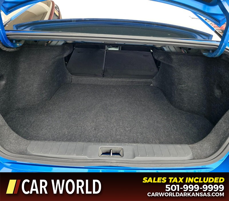 Nissan Sentra Vehicle Full-screen Gallery Image 14