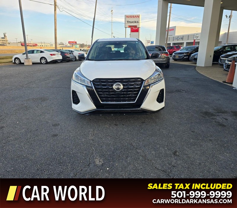 Nissan Kicks Vehicle Full-screen Gallery Image 2