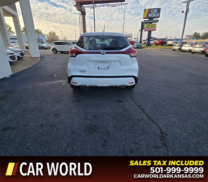 Nissan Kicks Vehicle Full-screen Gallery Image 5