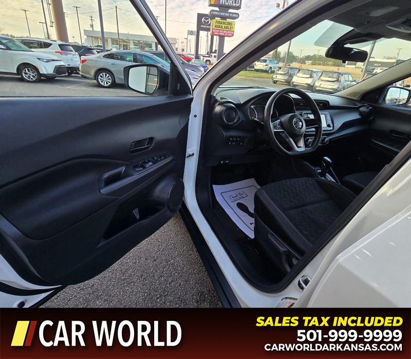 Nissan Kicks Vehicle Full-screen Gallery Image 7