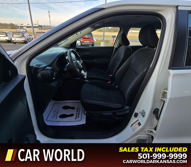 Nissan Kicks Vehicle Full-screen Gallery Image 8