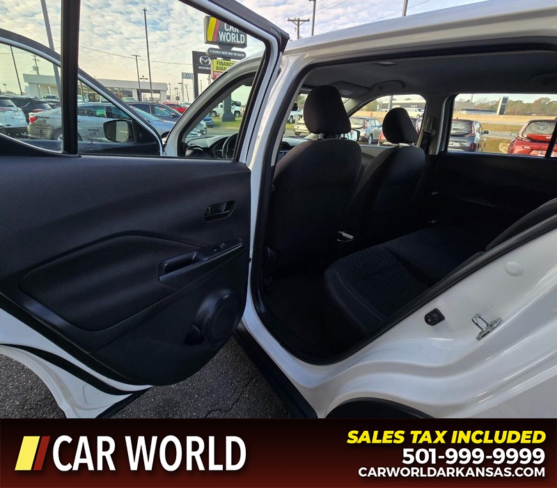 Nissan Kicks Vehicle Full-screen Gallery Image 9