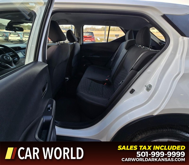 Nissan Kicks Vehicle Full-screen Gallery Image 10