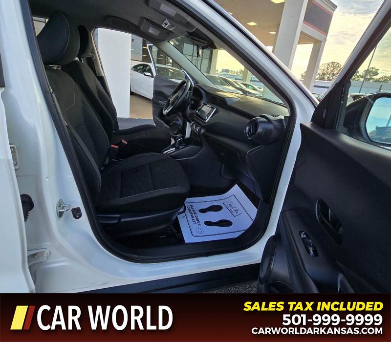 Nissan Kicks Vehicle Full-screen Gallery Image 11