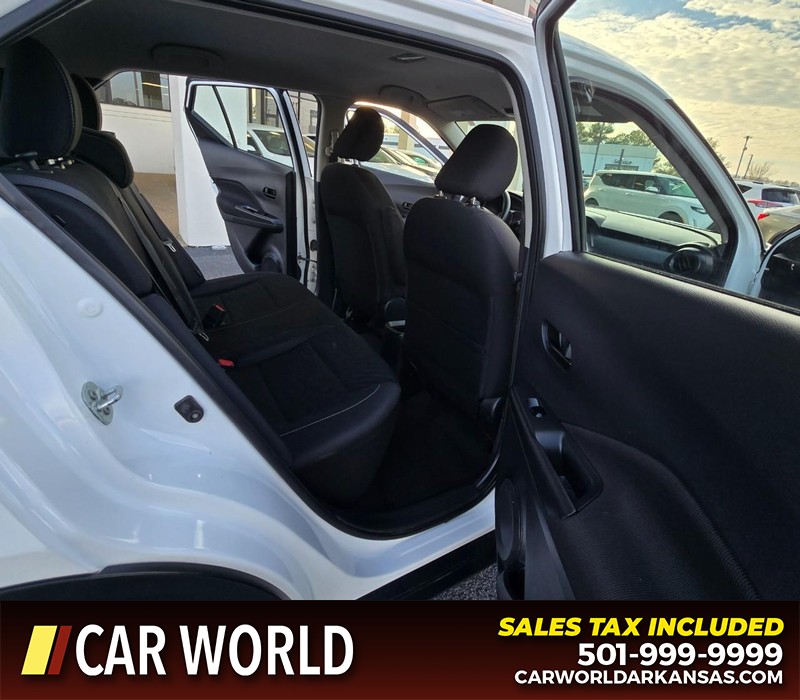 Nissan Kicks Vehicle Full-screen Gallery Image 12