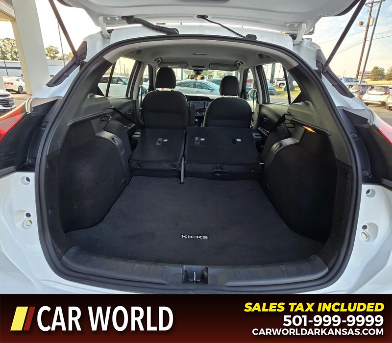 Nissan Kicks Vehicle Full-screen Gallery Image 14