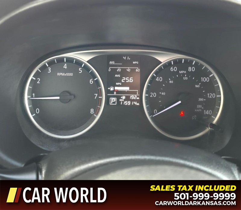 Nissan Kicks Vehicle Full-screen Gallery Image 17