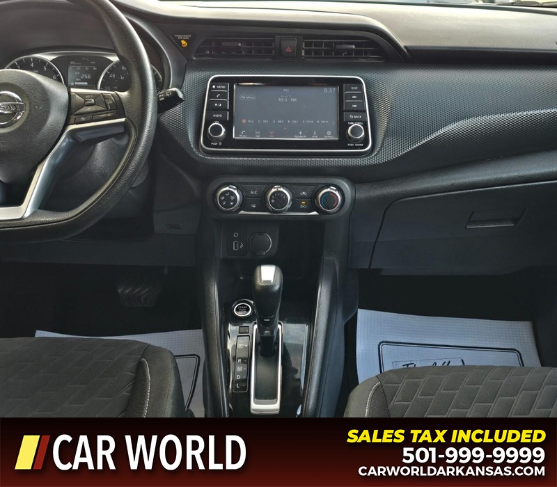 Nissan Kicks Vehicle Full-screen Gallery Image 18